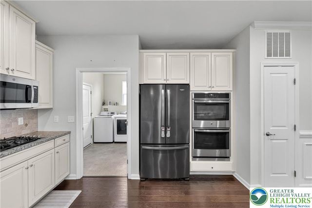 4746 Dealtrey Drive, Bethlehem Twp, PA 18045