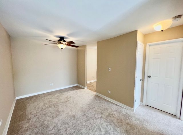 1461 N Winslowe Drive 304, Palatine, IL 60074