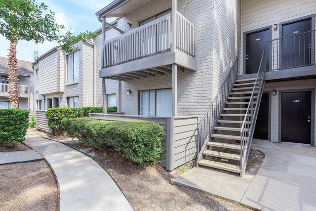 1300 Wilcrest DR 208, Houston, TX 77042