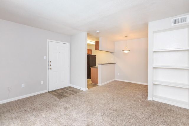 1300 Wilcrest DR 208, Houston, TX 77042