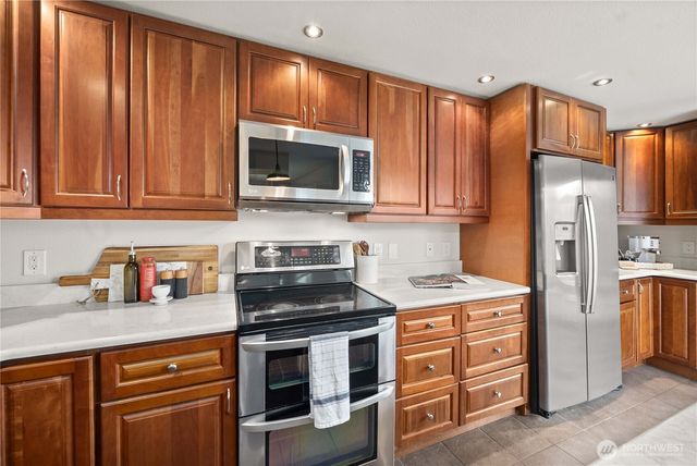 14711 SE 274th Court, Kent, WA 98042