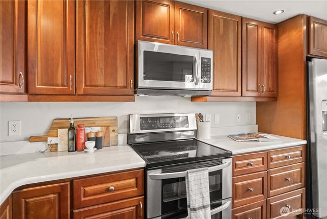 14711 SE 274th Court, Kent, WA 98042