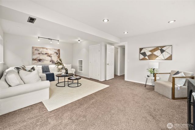 14711 SE 274th Court, Kent, WA 98042