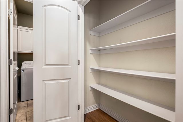 121 Carrington Avenue B, Lowell, AR 72745