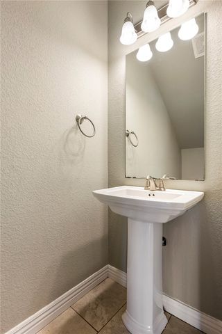 121 Carrington Avenue B, Lowell, AR 72745