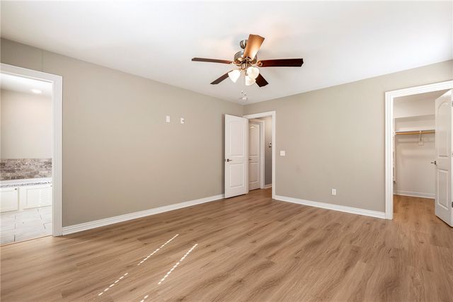 121 Carrington Avenue B, Lowell, AR 72745