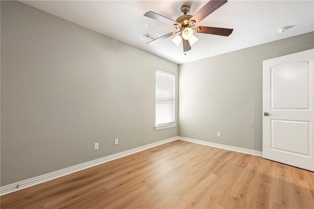 121 Carrington Avenue B, Lowell, AR 72745