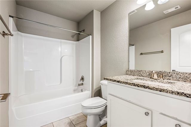 121 Carrington Avenue B, Lowell, AR 72745