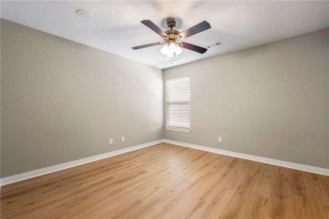 121 Carrington Avenue B, Lowell, AR 72745