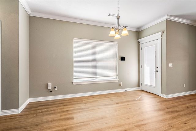 121 Carrington Avenue B, Lowell, AR 72745