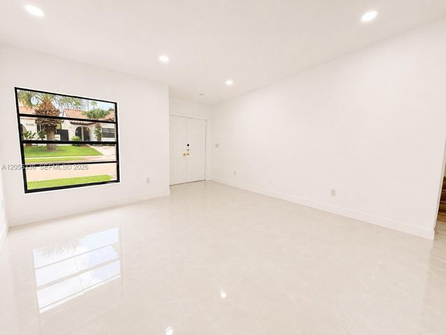 17343 NW 66th Pl, Hialeah, FL 33015