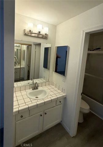 19855 Sandpiper Place 123, Newhall, CA 91321