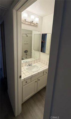 19855 Sandpiper Place 123, Newhall, CA 91321