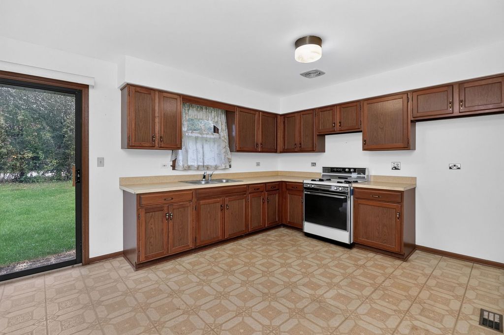 2976 Drover Lane, Darien, IL 60561 — photo 4