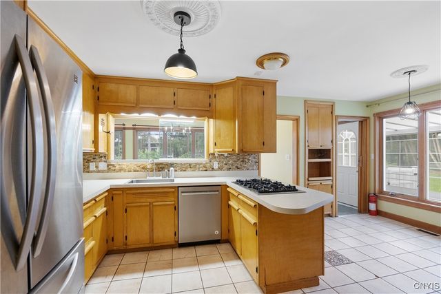 101 Hatherly Road, Syracuse, NY 13224