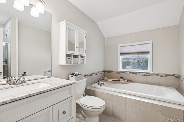 2 Robert Crescent, Stony Brook, NY 11790