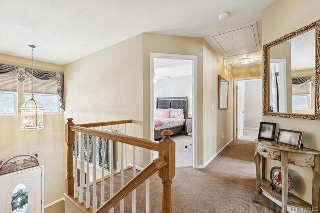 2 Robert Crescent, Stony Brook, NY 11790