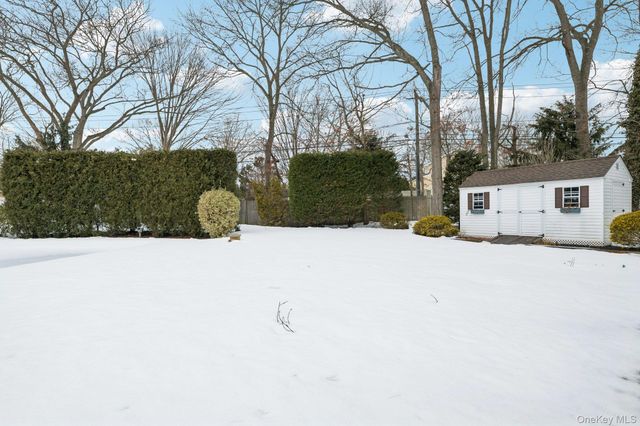 2 Robert Crescent, Stony Brook, NY 11790