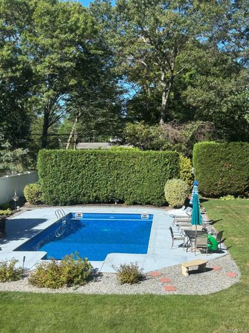 2 Robert Crescent, Stony Brook, NY 11790