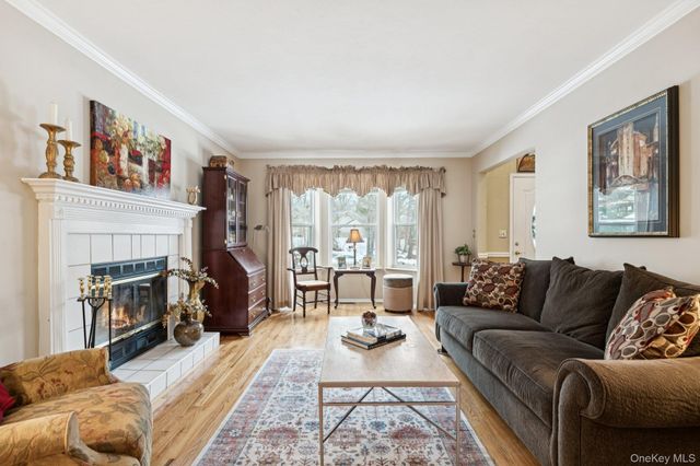 2 Robert Crescent, Stony Brook, NY 11790