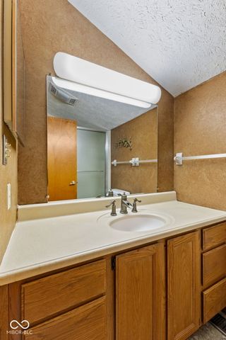 2 Marley Court, Whiteland, IN 46184