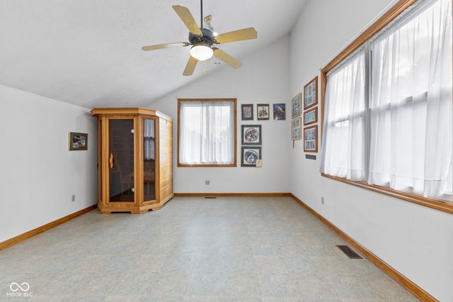 2 Marley Court, Whiteland, IN 46184