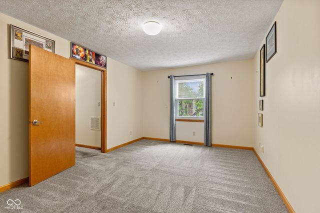 2 Marley Court, Whiteland, IN 46184
