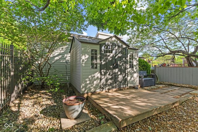 2 Marley Court, Whiteland, IN 46184