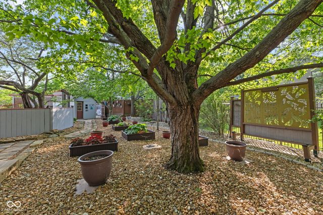 2 Marley Court, Whiteland, IN 46184