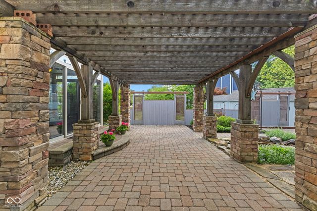 2 Marley Court, Whiteland, IN 46184