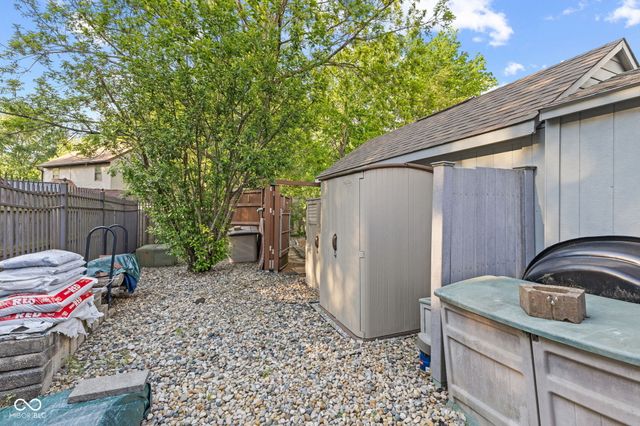 2 Marley Court, Whiteland, IN 46184