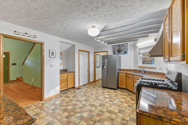 2 Marley Court, Whiteland, IN 46184