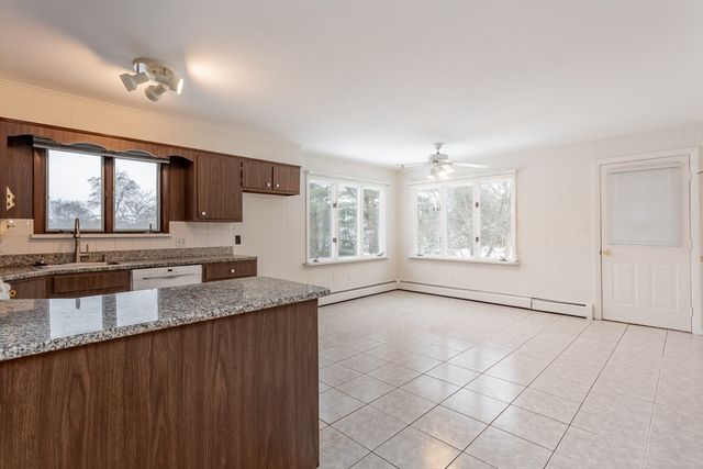 53 Lindsey Ln, Swansea, MA 02777