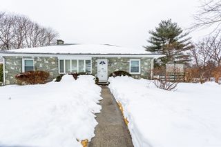 53 Lindsey Ln, Swansea, MA 02777
