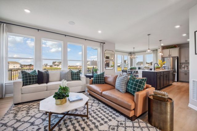 1542 Philipp Way, Shakopee, MN 55379