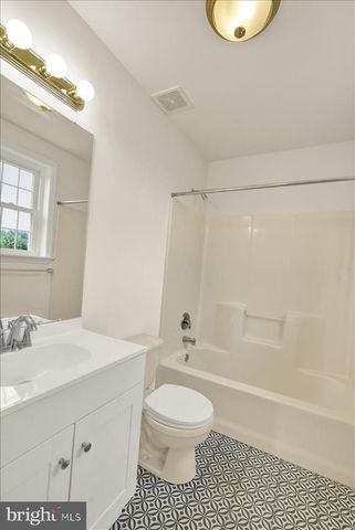208 CRYSTAL CIR, Birdsboro, PA 19508