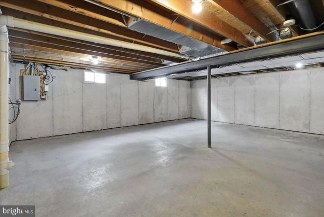 208 CRYSTAL CIR, Birdsboro, PA 19508