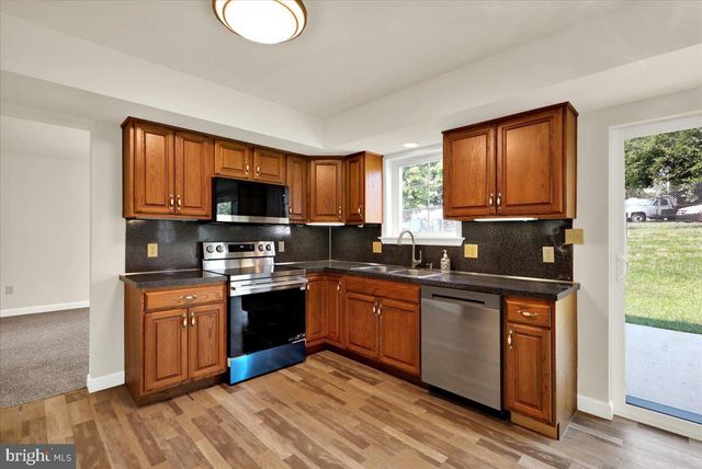 208 CRYSTAL CIR, Birdsboro, PA 19508