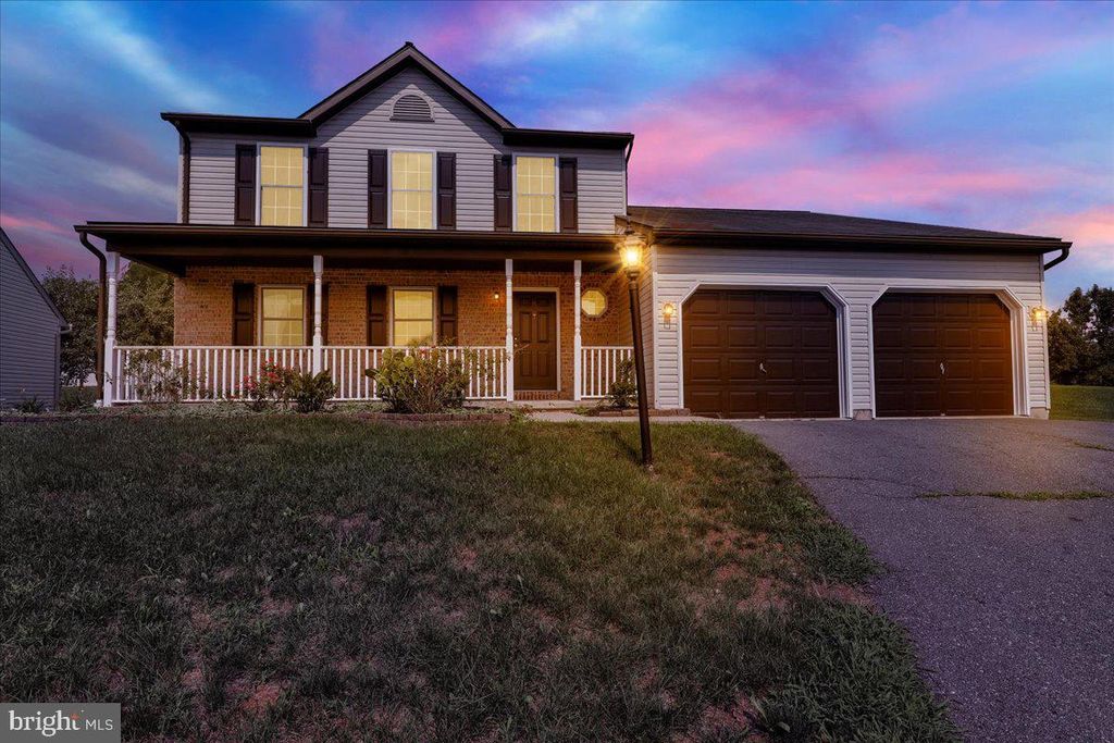 208 CRYSTAL CIR, Birdsboro, PA 19508