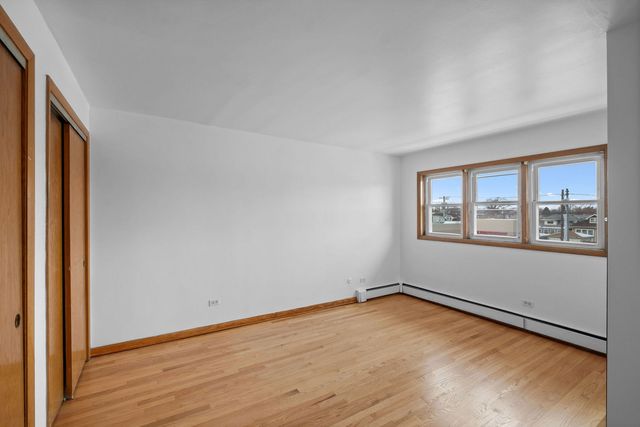 5121 W Diversey Avenue 3N, Chicago, IL 60639