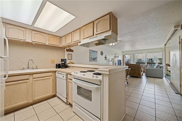 14810 Windward Dr 301, Corpus Christi, TX 78418