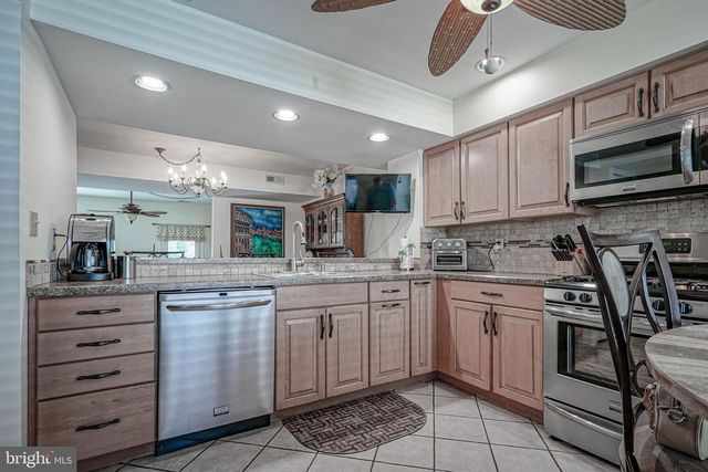 712 LAKEFRONT, Galloway, NJ 08205