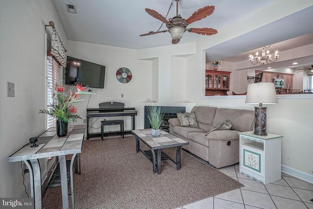 712 LAKEFRONT, Galloway, NJ 08205