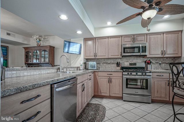 712 LAKEFRONT, Galloway, NJ 08205