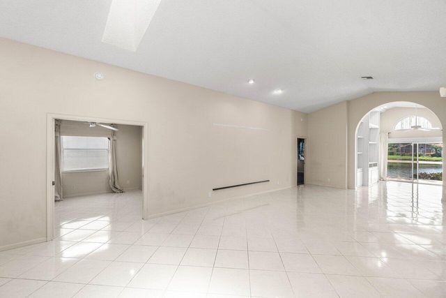 9763 Harbour Lake Circle S, Boynton Beach, FL 33437