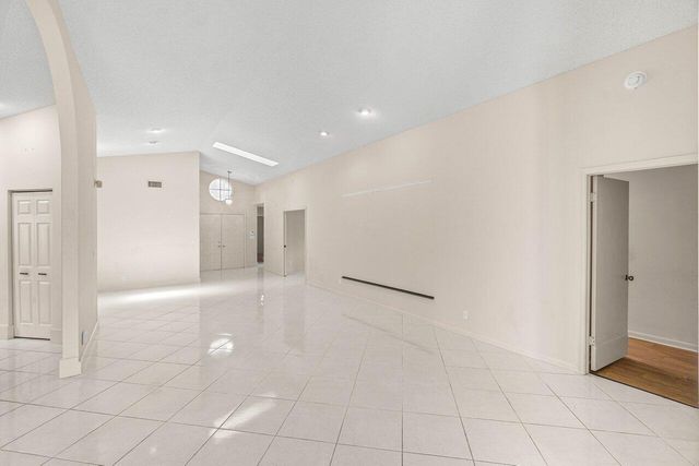 9763 Harbour Lake Circle S, Boynton Beach, FL 33437