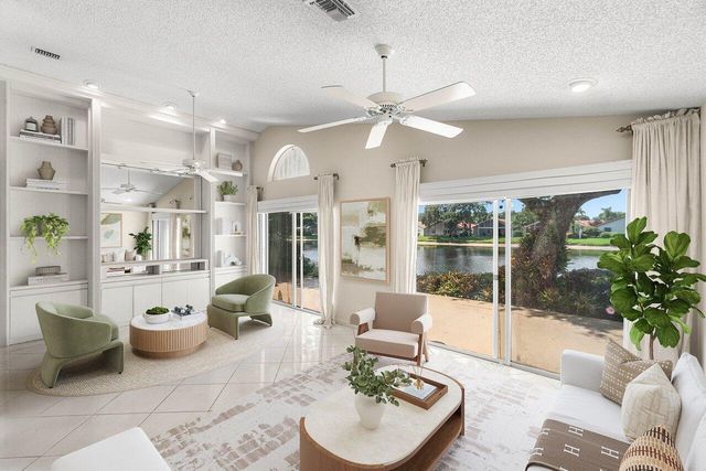 9763 Harbour Lake Circle S, Boynton Beach, FL 33437