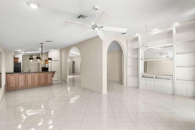9763 Harbour Lake Circle S, Boynton Beach, FL 33437