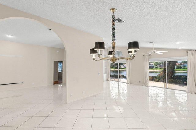 9763 Harbour Lake Circle S, Boynton Beach, FL 33437