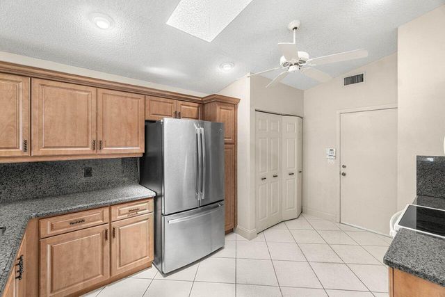9763 Harbour Lake Circle S, Boynton Beach, FL 33437